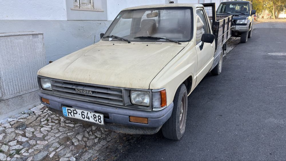 toyota hilux caixa aberta