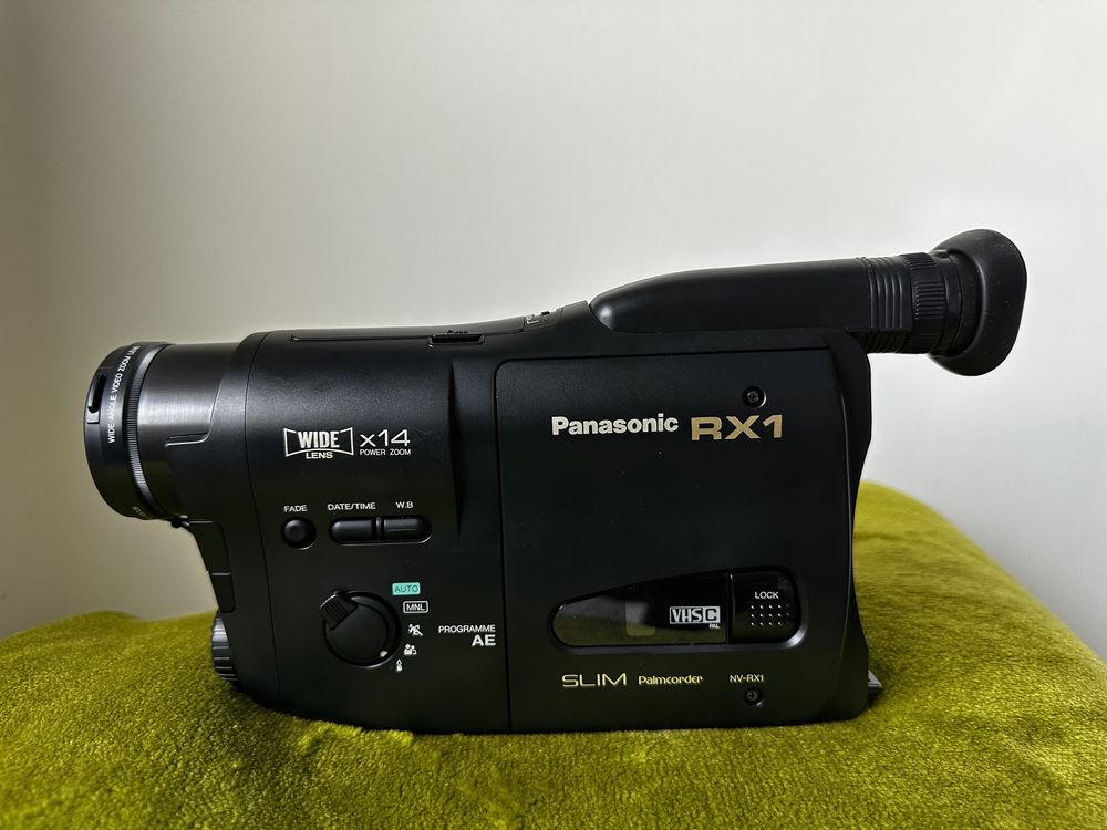 Câmara de Video VHS-C Panasonic