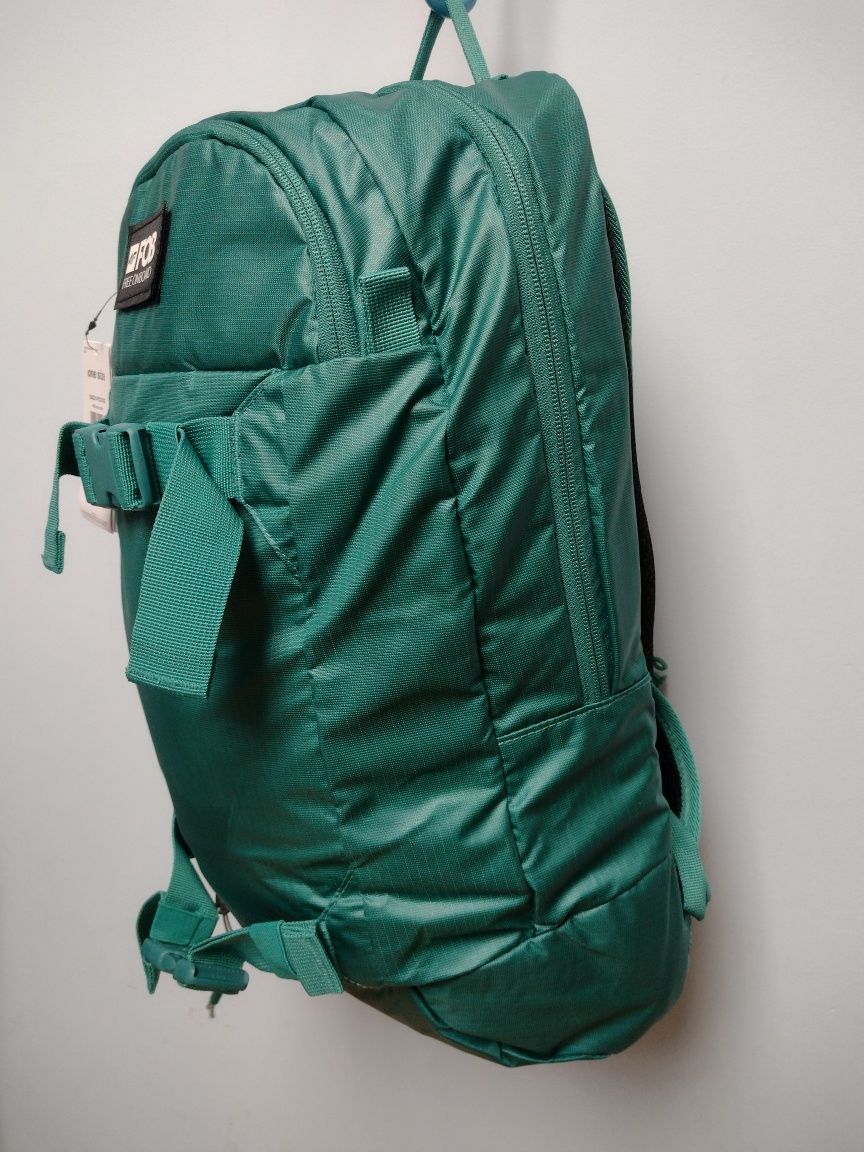 Wielofunkcyjny plecak snowboardowy 4 F/FOB. Nowy
