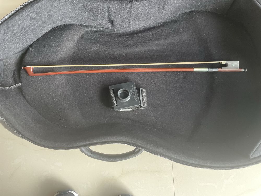 Violoncelo 3/4 com estojo rígido – Excelente estado