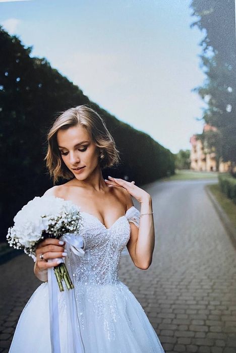 Весільна сукня з корсетом