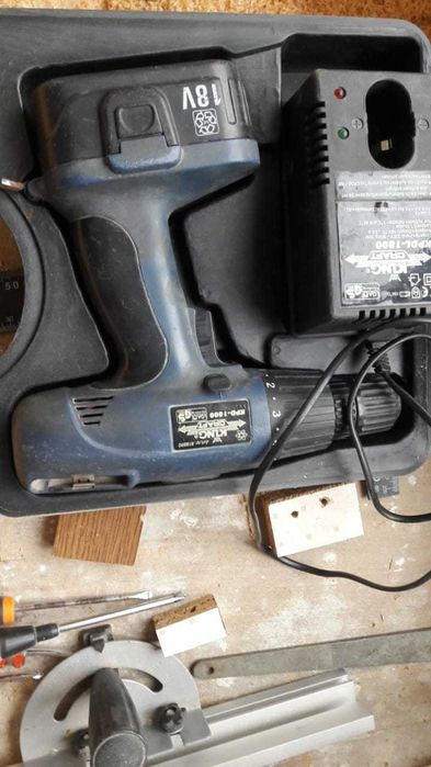 Продам працюючий шуруповерт