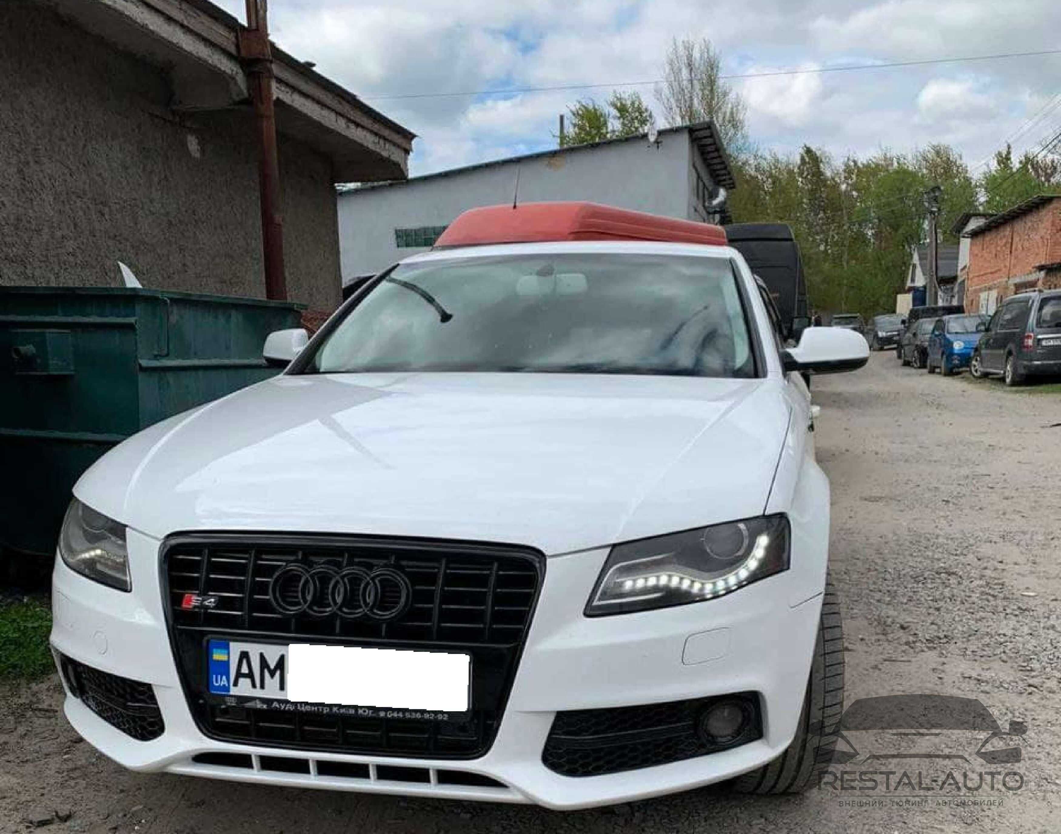 Решетка Audi A4 2007-2011 год  в стиле S-Line