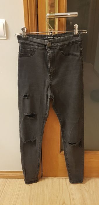 Calcas bershka cinza 34