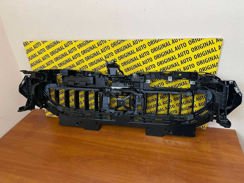 Жалюзі верхні нижні з моторчиком BMW 5 G60 G61 нові оригінал