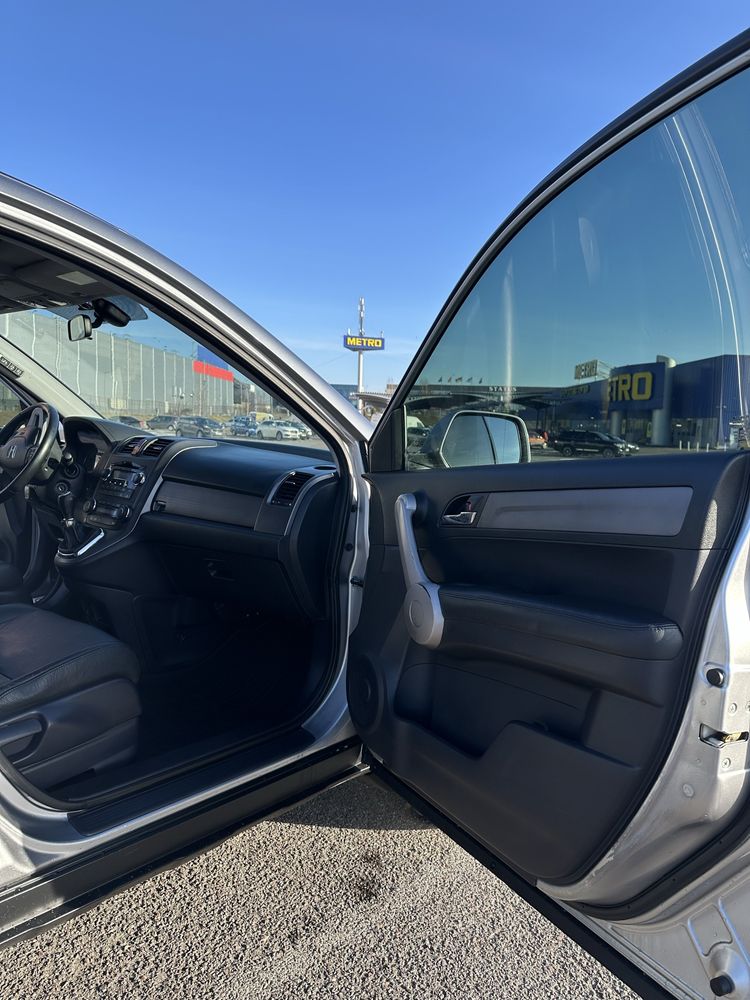 Продам Honda CR-V III