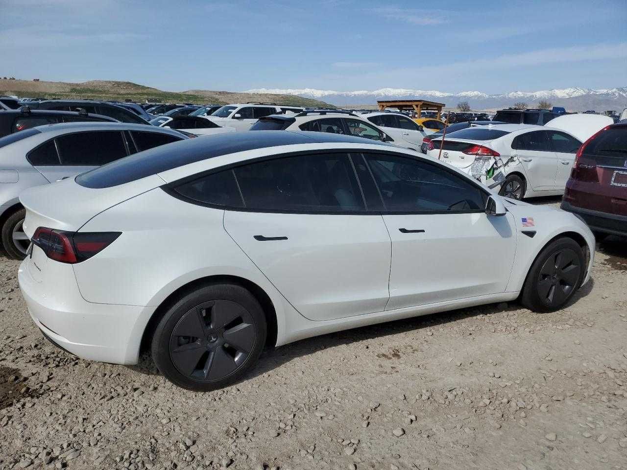 2023 Року випуску Tesla Model 3