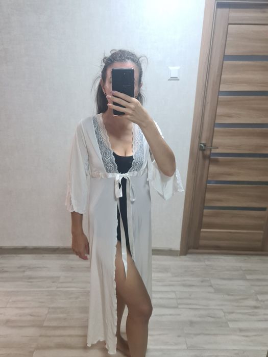 Білий халат з кружевом