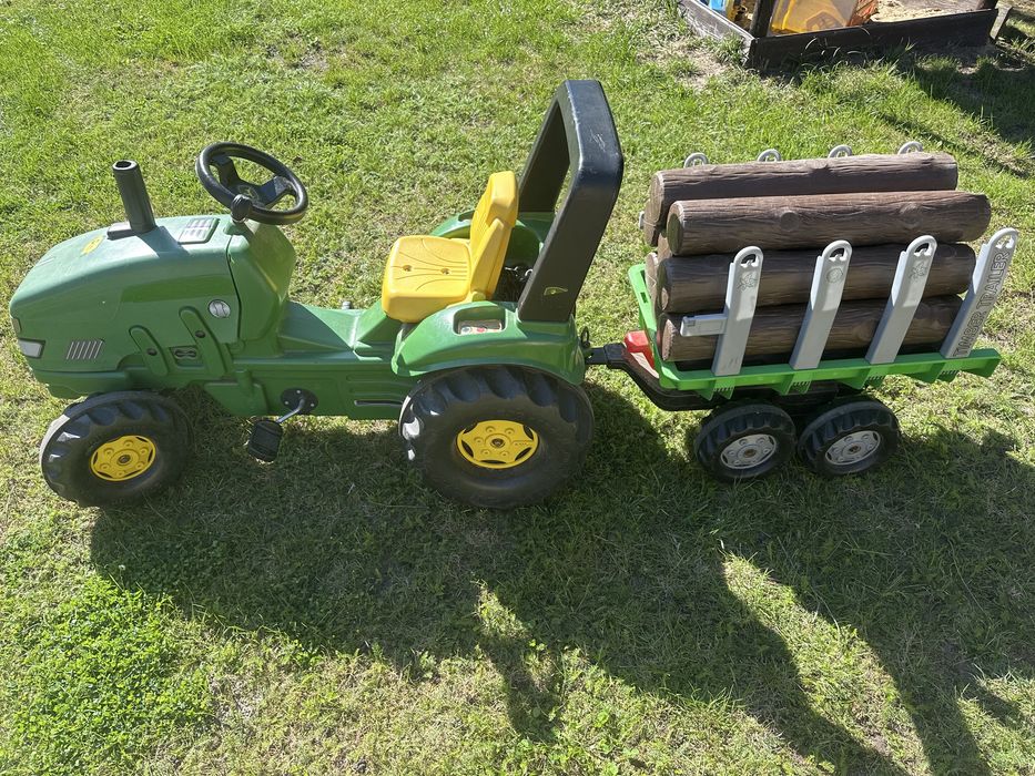 Traktor nanpedaly John  Deere