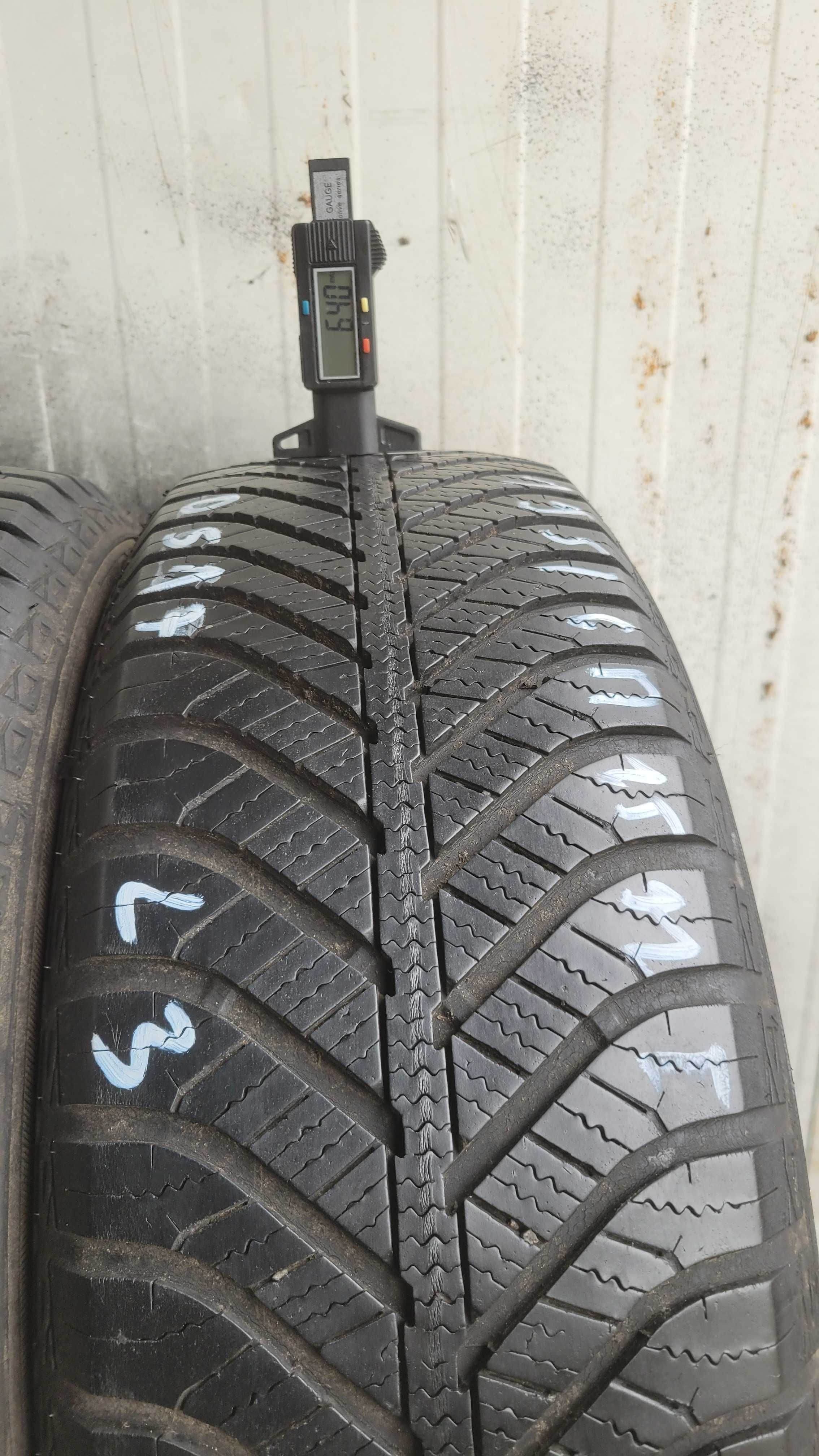 195/65/15 Goodyear Vector 4Seasons  6mm 2017/2020r 4szt