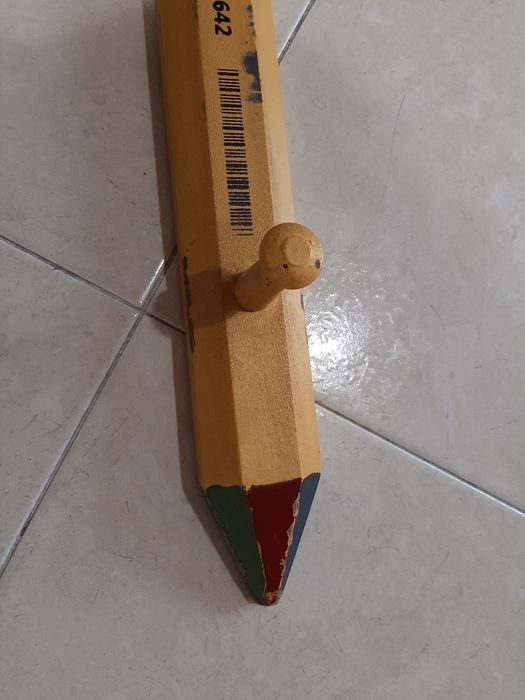 Cabide em forma de Lápis NOVO.