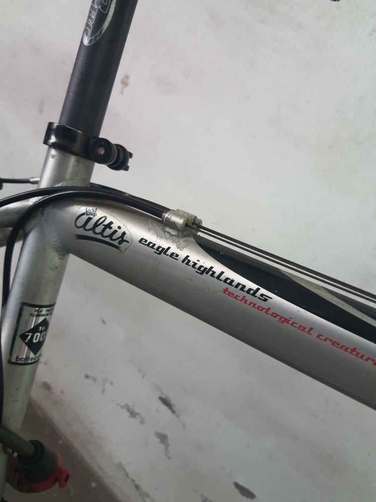 Bicicletas antigas novas