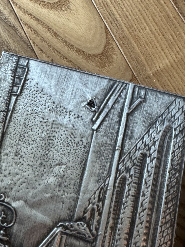Stare obrazki 3D – metaloplastyka – 2 sztuki