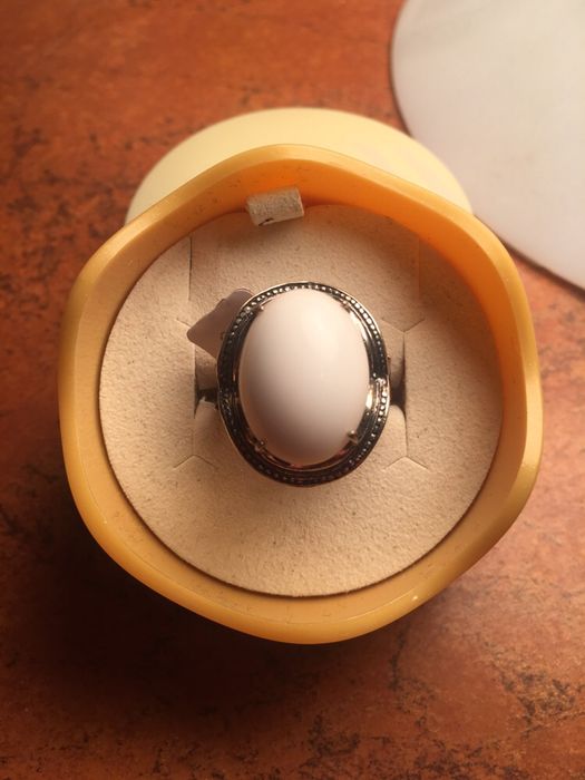 Srebrny pierścionek 925 z białym kamieniem rozm 13