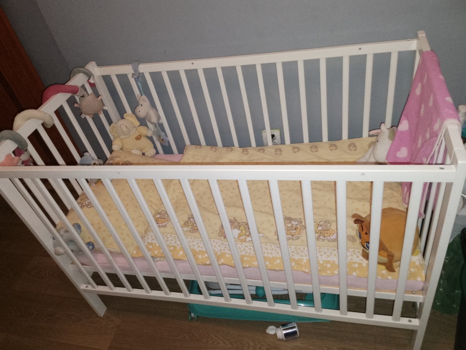 Łóżeczko drewniane