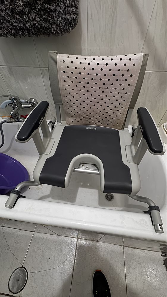 Cadeira de banho rotativa para banheira