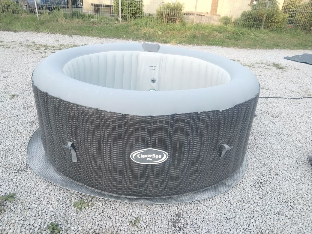 Jacuzzi 4osobowy całoroczny