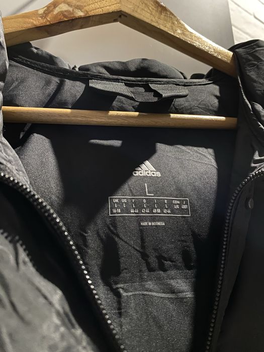 Пуховик жіночий