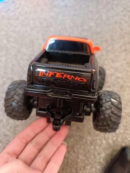 Машинка позашляховик на радіоуправлінні