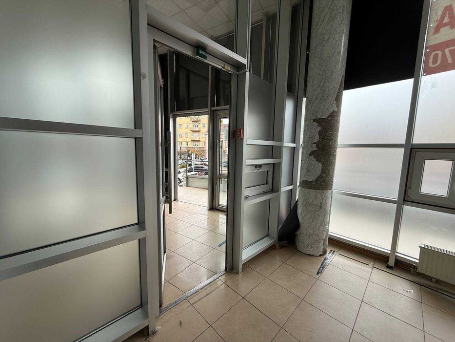 Оренда фосадного приміщення 9м2 вул. Незалежності Центр