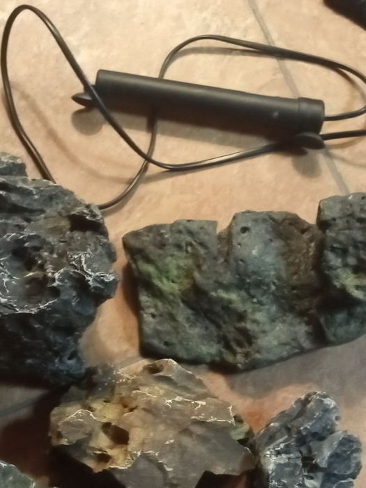Skały i inne  do akwarium  Ciezkie całość 130