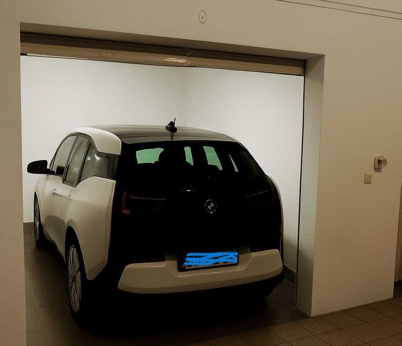 Vendo Garagem Box fechada - perto do Metro