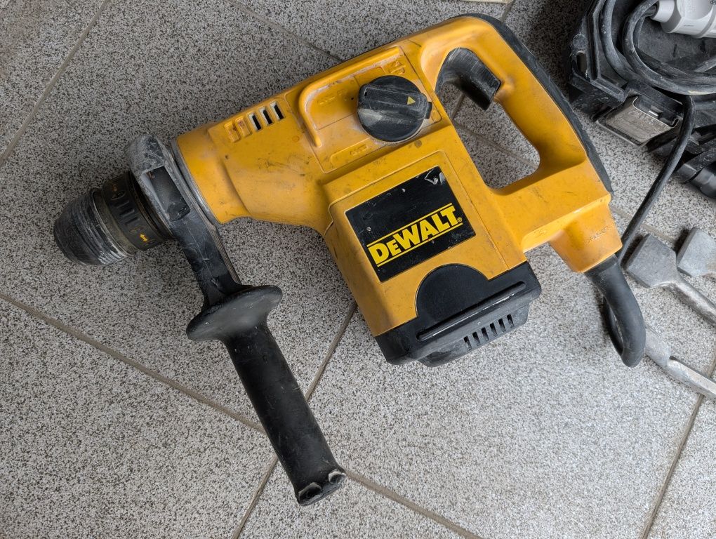 Перфоратор вертикальний DeWalt D25404 (для довбання) куплений в Англії