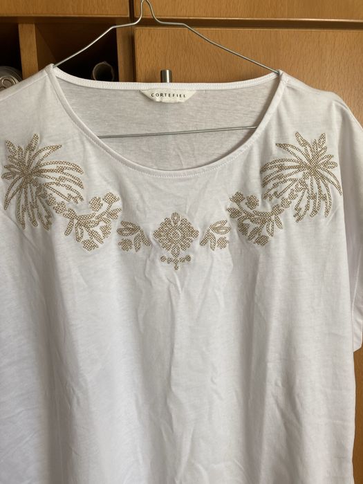 Blusa branca, marca CORTEFIEL
