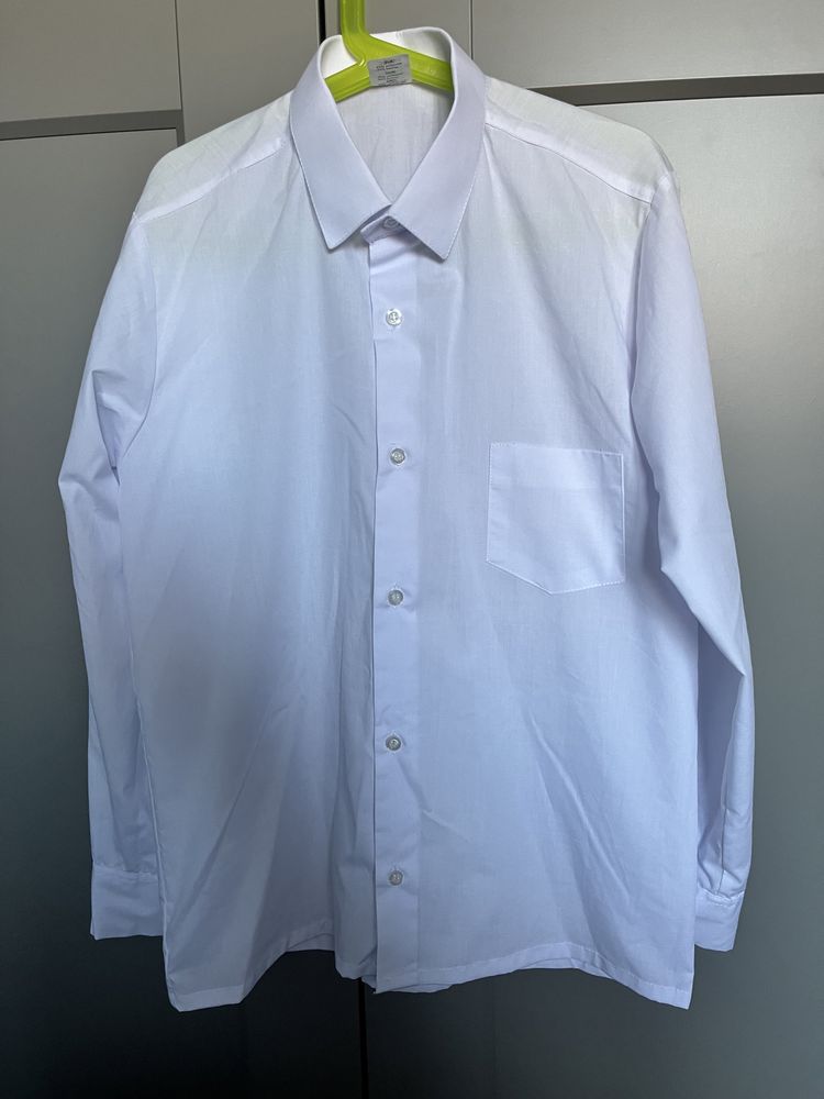 Biała koszula rozmiar 146