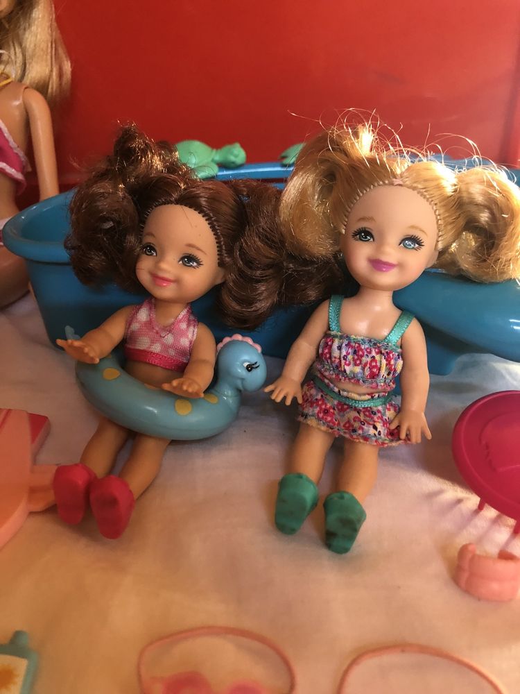 Barbie piscina e suas irmãs da Mattel