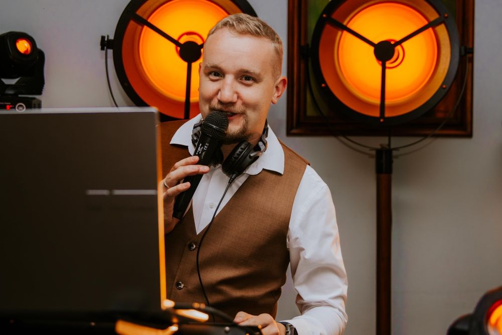 DJ / AKORDEONISTA / Klawiszowiec -Wesela / Urodziny / Uroczystości