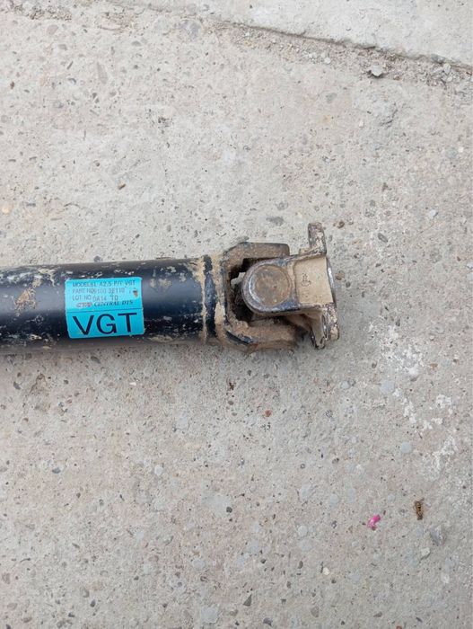 Кардан передний Kia Sorento 2008 рік 491003E110