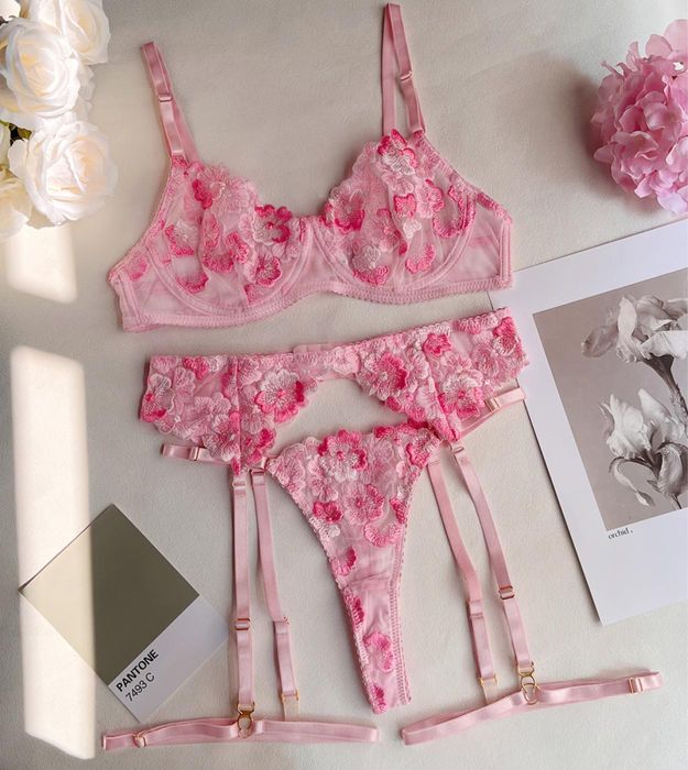 Комплект з квітами , сексі комплект