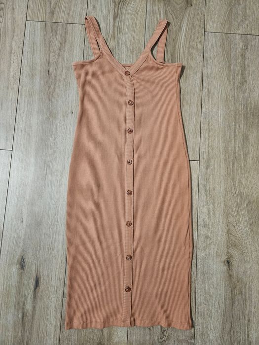 Letnia sukienka w prążki w łososiowym kolorze rozmiar S