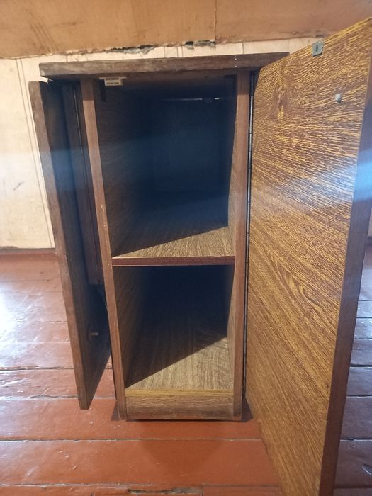 Розкладний стіл-книжка  на роліках