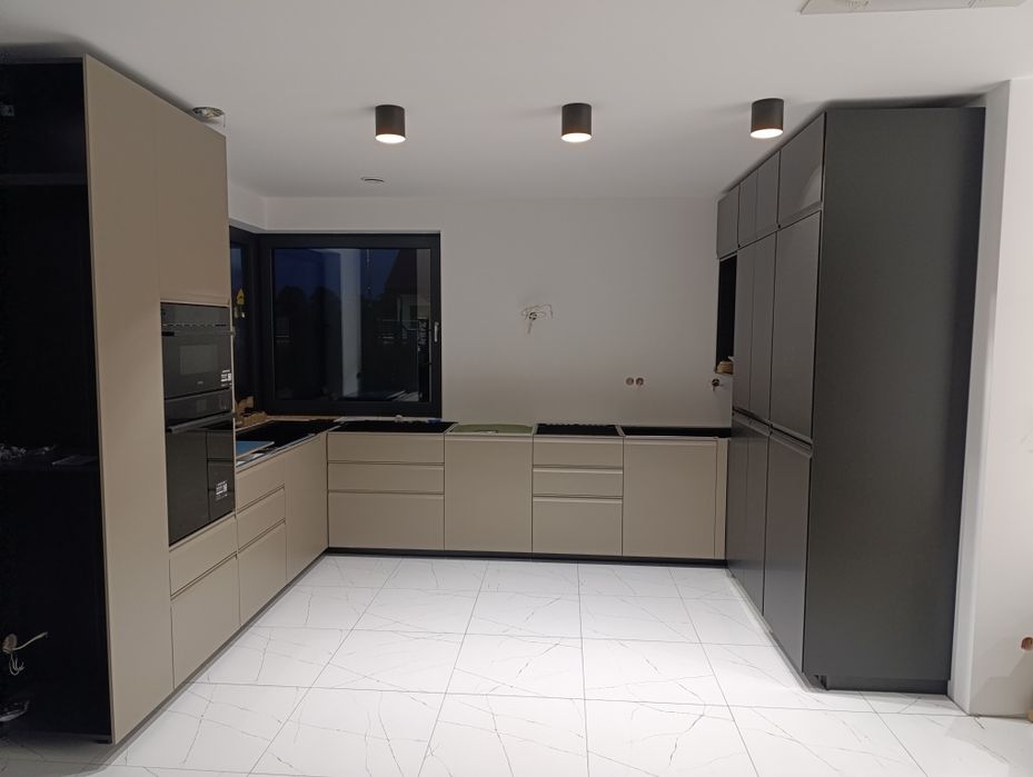 Profesjonalny Montaż Mebli. Skręcanie Mebli