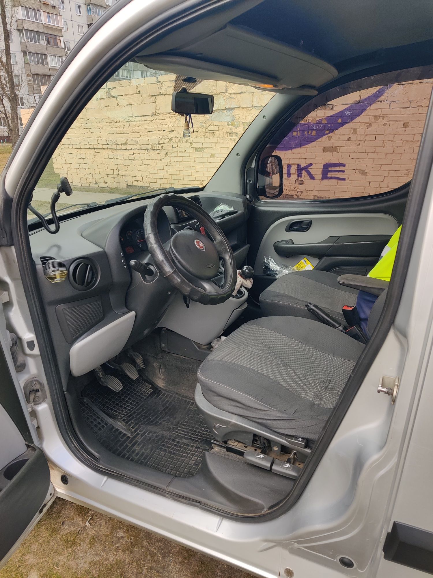 Продам. fiat doblo 1.3 multijet