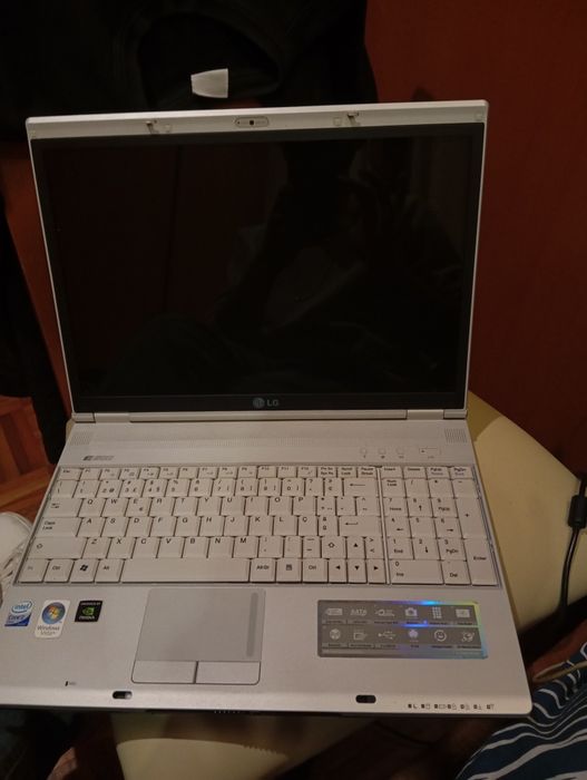 Portátil em bom funcionamento LG