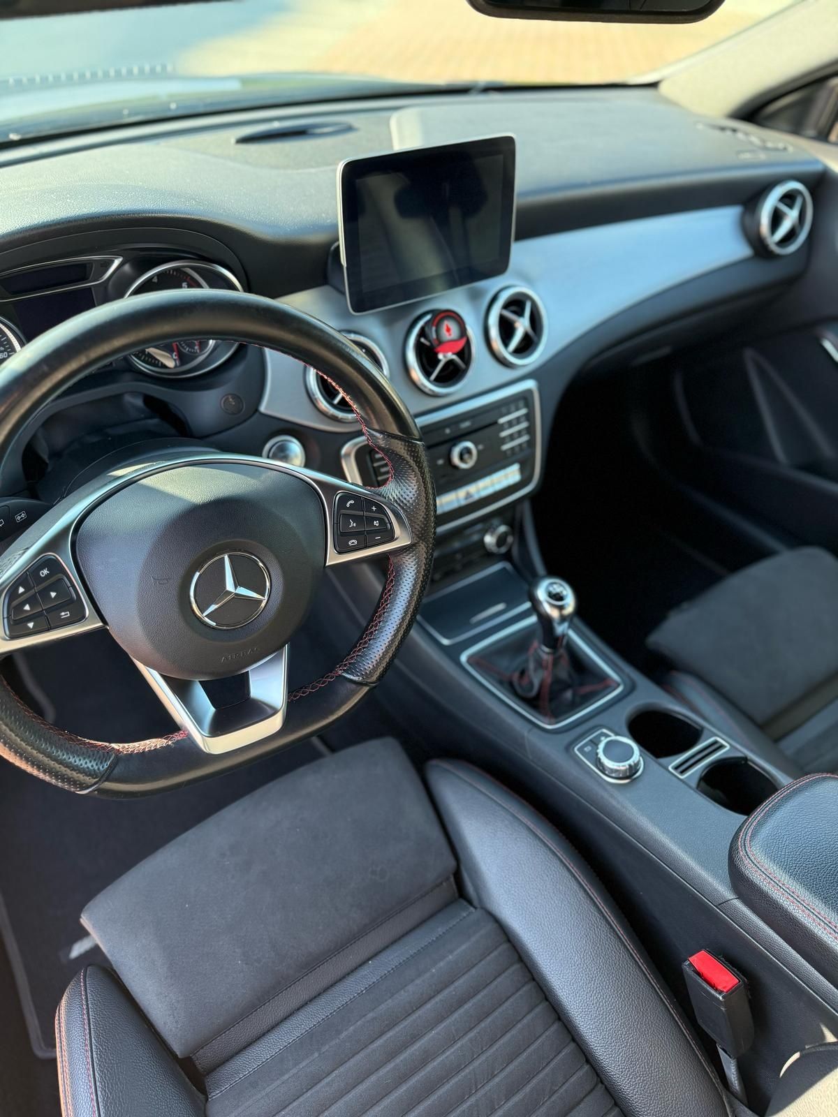 Mercedes-Benz CLA180DAMG