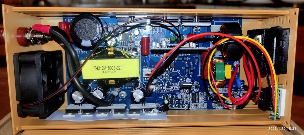 Інвертори 12 V / 220 V , 1600W ,"чистий синус ", в наявності.