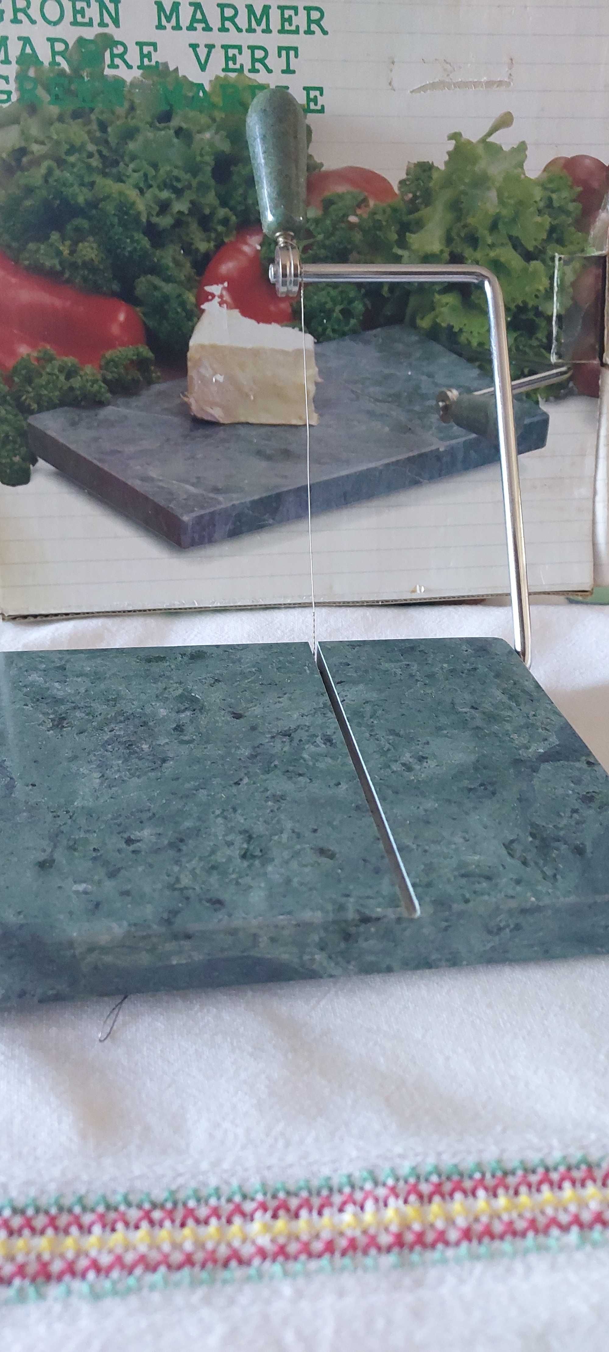 Corta Queijos em mármore verde