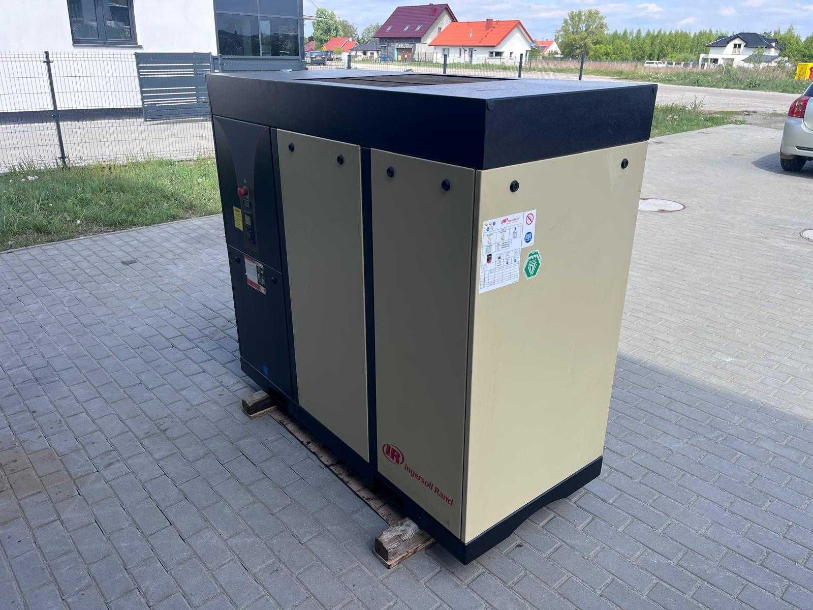 Kompresor śrubowy 22kW Ingersoll Rand, falownik, osuszacz 10bar