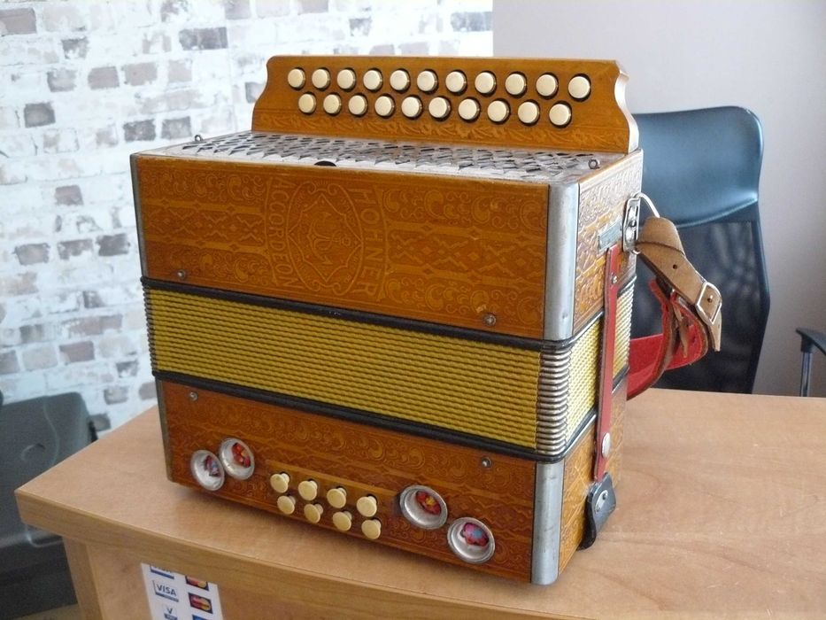 Heligonka Hohner C-F drewno + futerał stan bardzo dobry