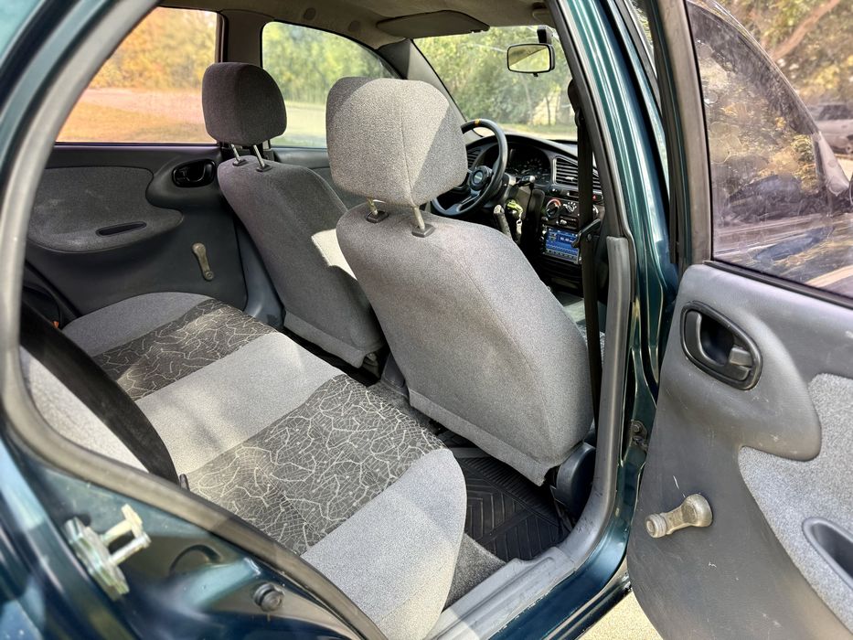 Daewoo Lanos 2.5 V6 Opel x25xe