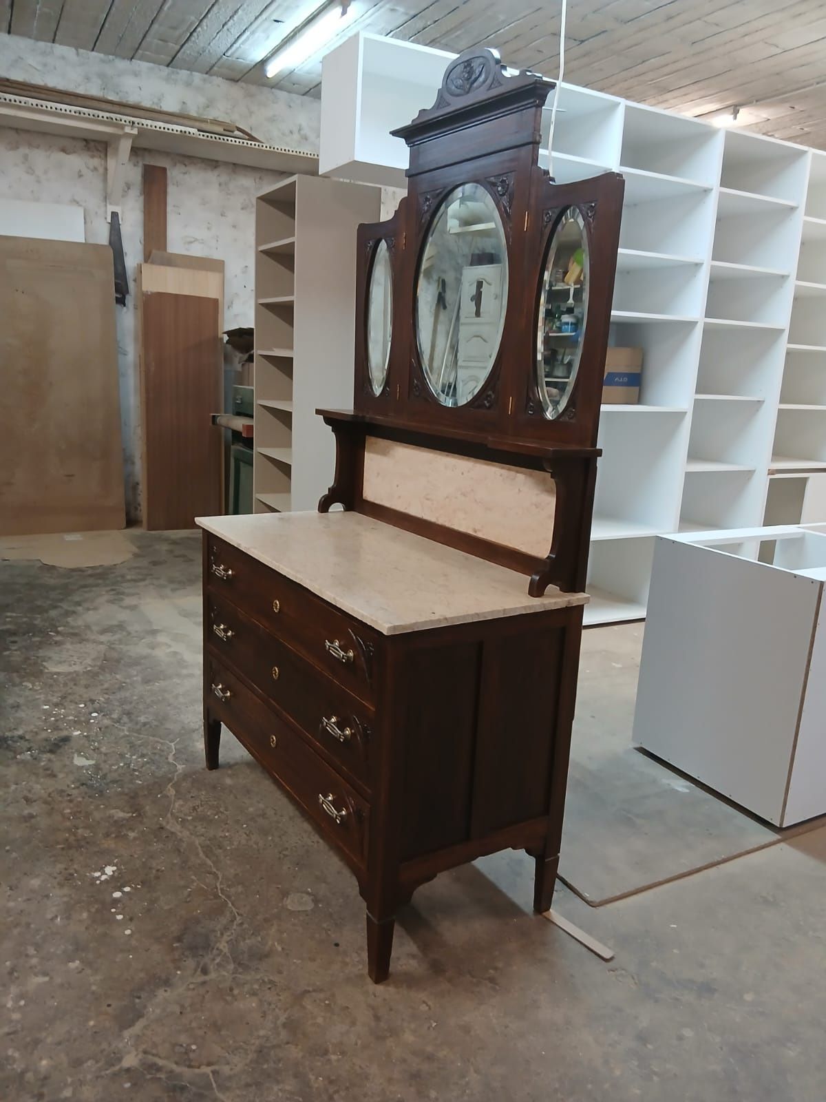 Cómoda vintage nova