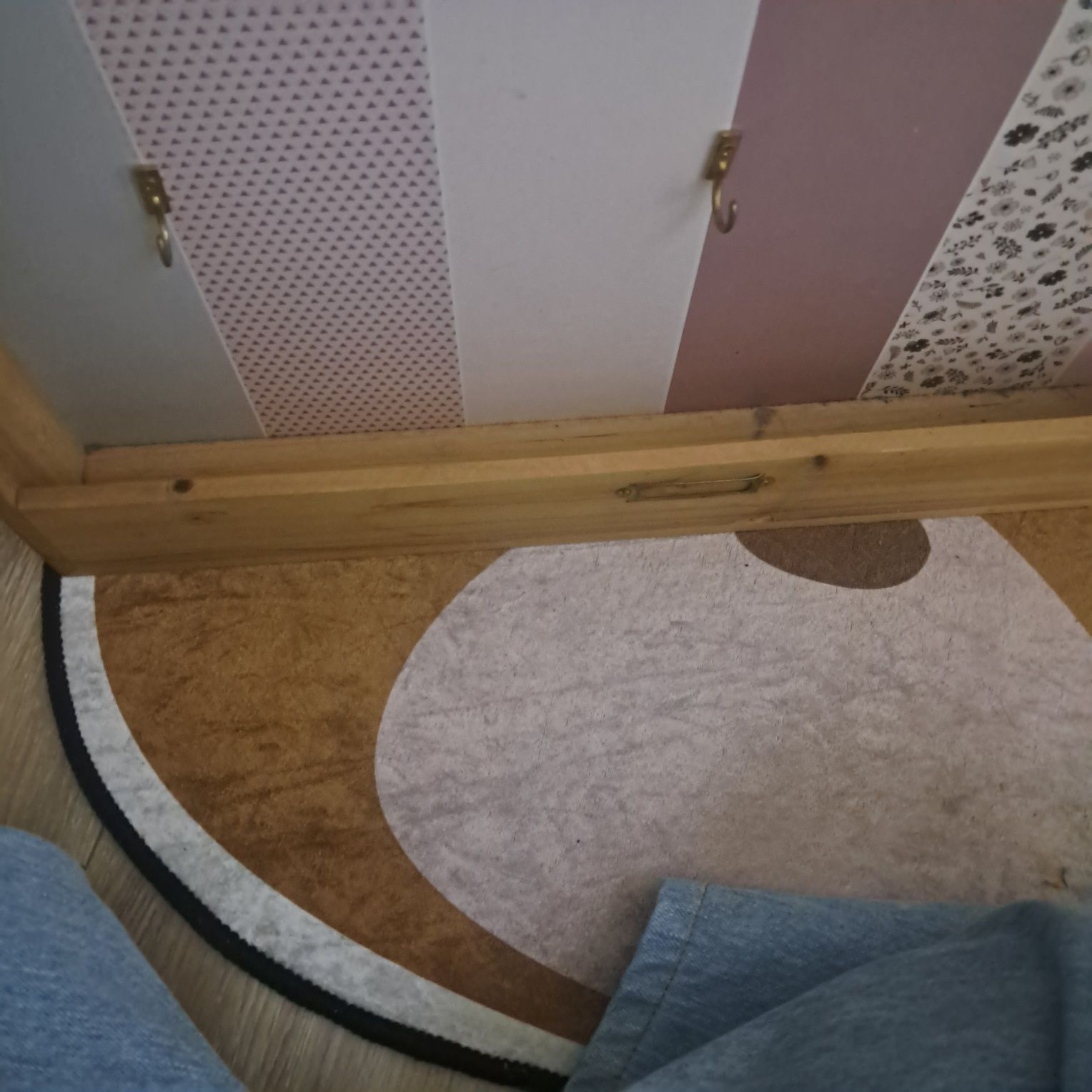 Półka do przykręcenia na ścianę