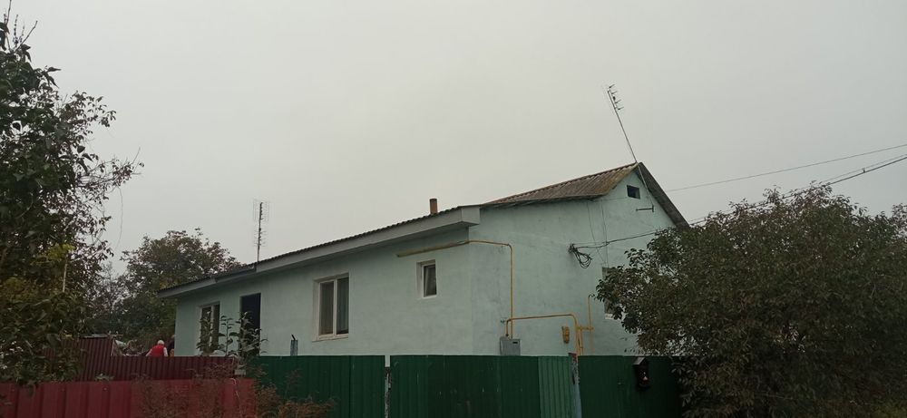 Продам терміново будинок 20000$ торг.До Вінниці 20км , недалеко від зу