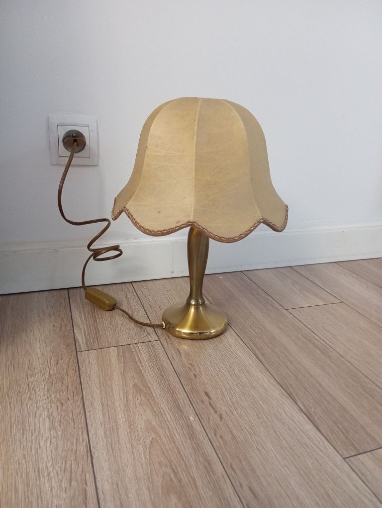 Lampa stołowa z abażurem