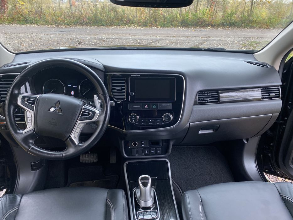 Mitsubishi outlander gt гибрид- плагин (phev)