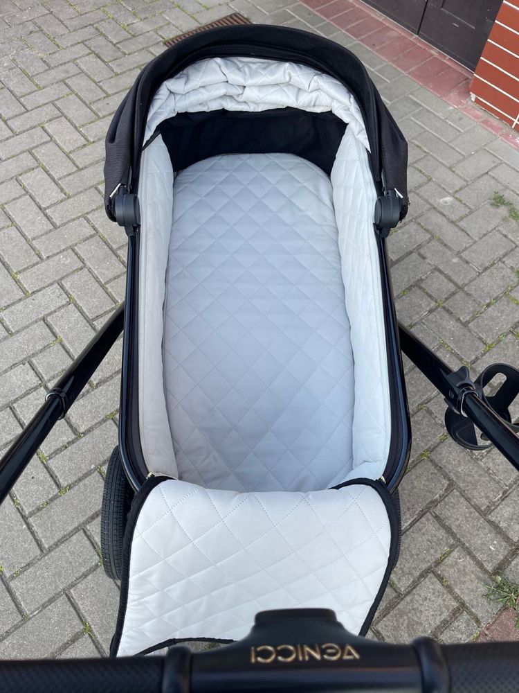 Wózek Venicci Tinum UPline All Black 2w1